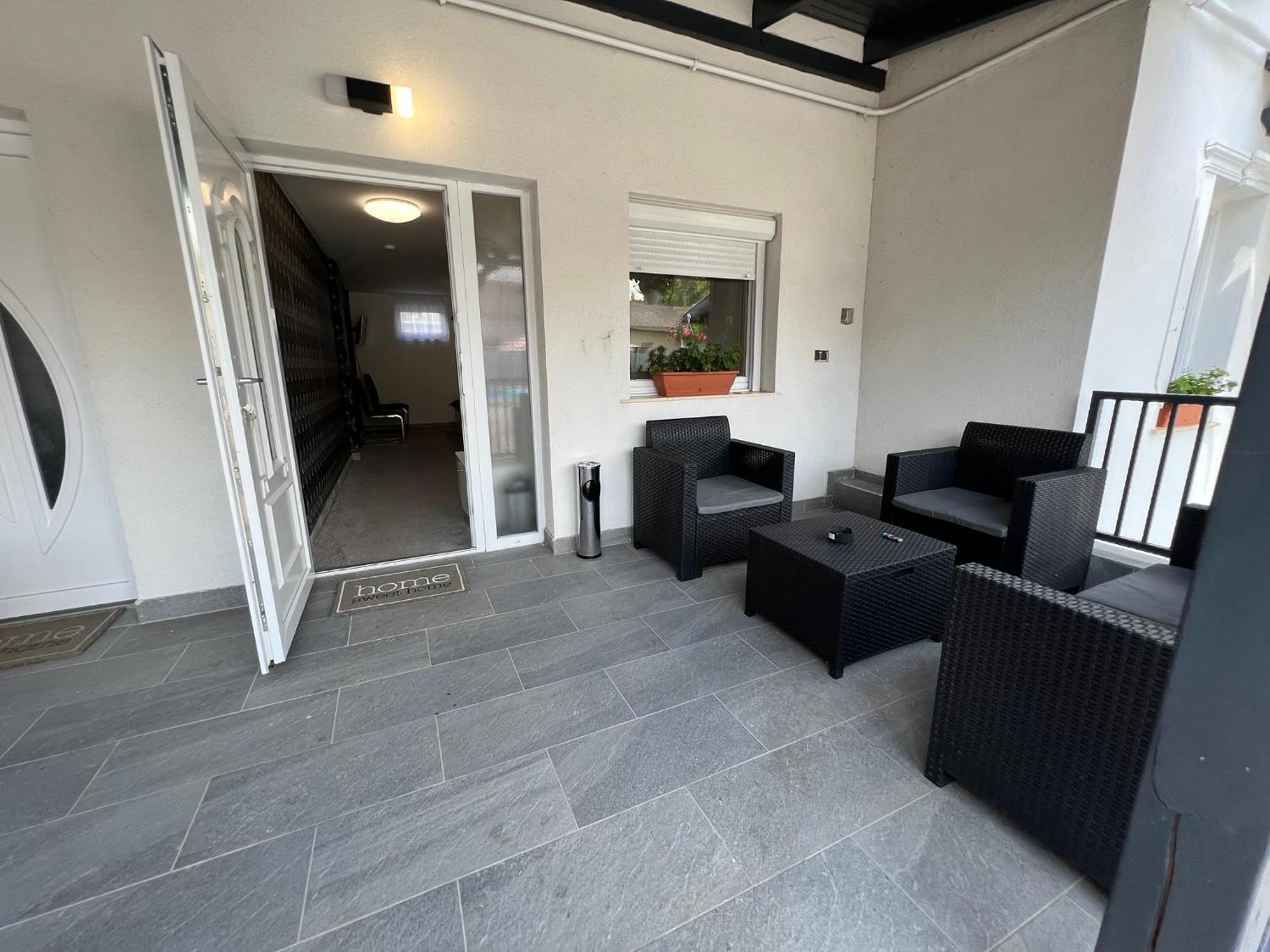 Adel Apartman Kisujszallas ภายนอก รูปภาพ