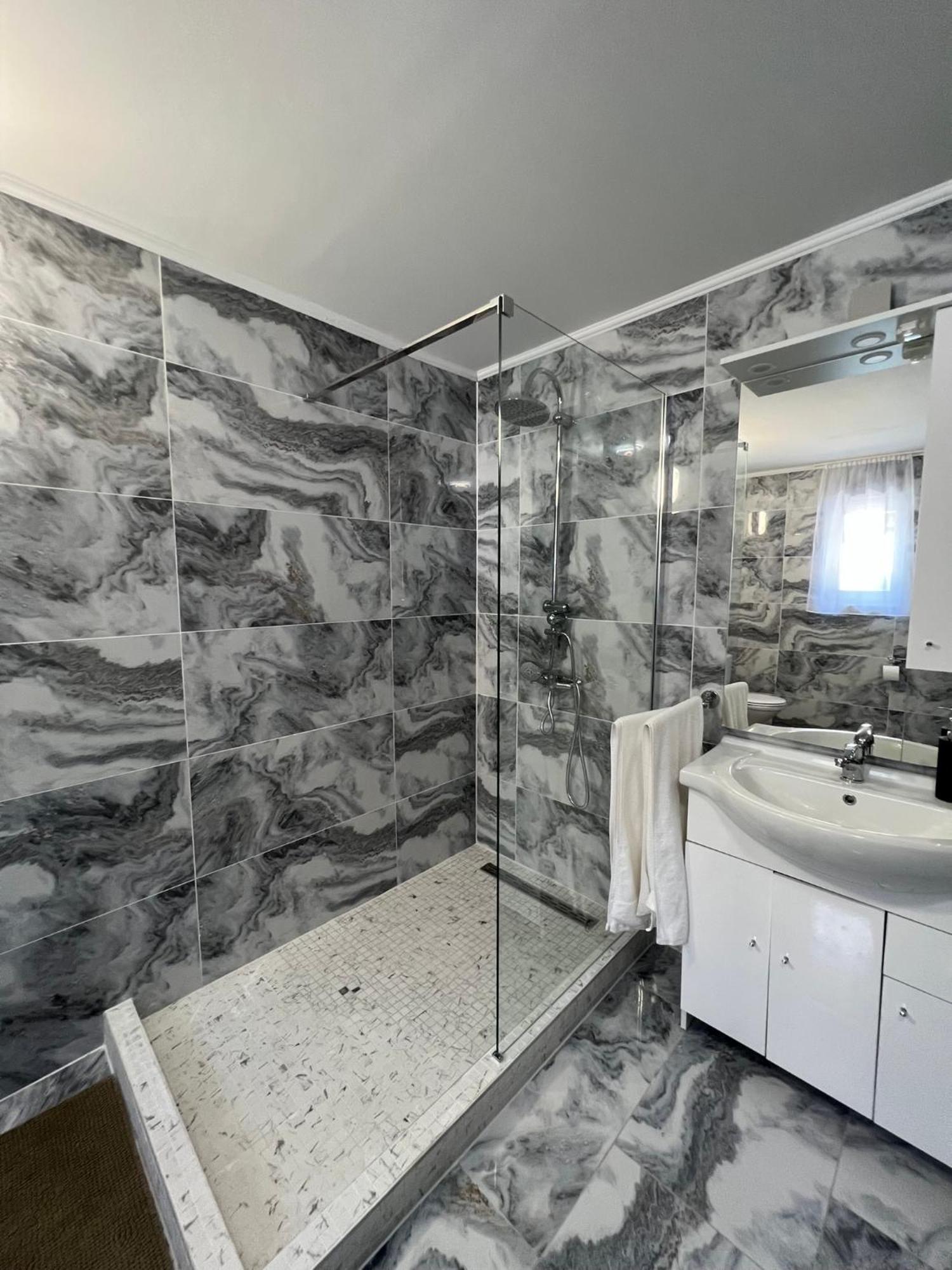 Adel Apartman Kisujszallas ภายนอก รูปภาพ